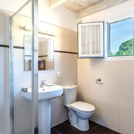 La Pinede- 6 Pers- By Interhome