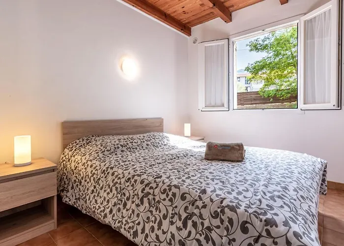 度假居 La Pinede- 6 Pers- By Interhome 萨戈内